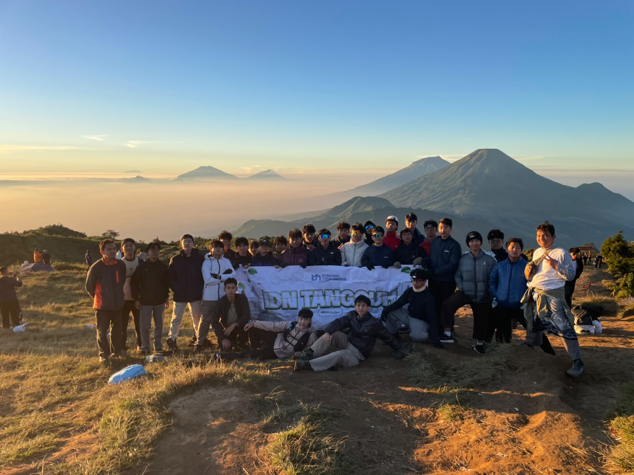 IDN TANGGUH: Dari Bertahan Hidup di Wonosobo Sampai Menaklukkan Gunung Prau